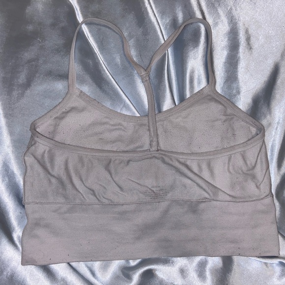 White crop top - Picture 2 of 3